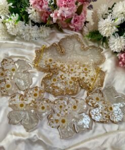 Handcrafted White & Gold Floral Resin Tray and Coaster Set – Dried Flower & Pearl Accent